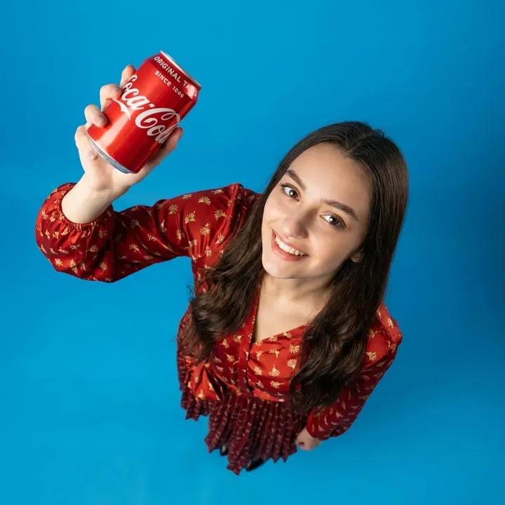 Hyper-Real Product Shot with Fisheye Distortion