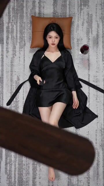Seedance 2.0 Fashion Lookbook Video Prompt
